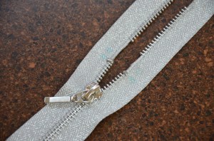 How to shorten a metal zipper at Sewfrench