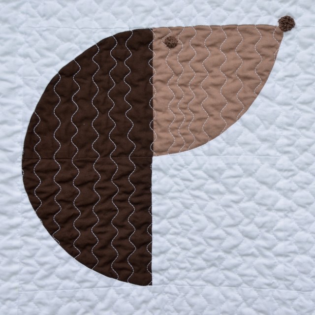 Drunkards Path Animal quilt @ Sewfrench