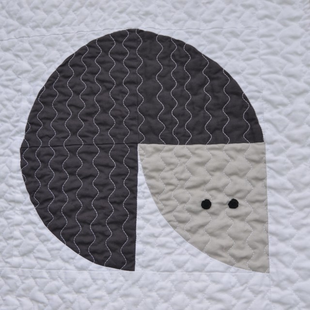 Drunkards Path Animal quilt @ Sewfrench