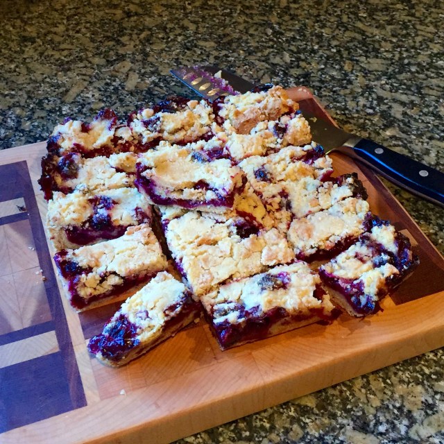 Blueberry Crumb Bars @Sewfrench